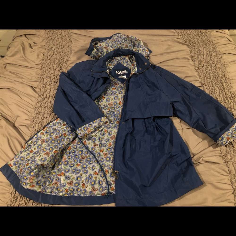 Totes navy blue rain boat